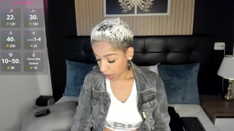 Snapshot of summer_night_ chatting on January 15, 2025, 11:43 am Summer online show from January 15, 2025, 11:43 am