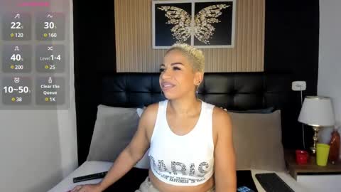 Snapshot of summer_night_ chatting on February 3, 2025, 11:31 am Summer online show from February 3, 2025, 11:31 am
