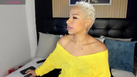 Snapshot of summer_night_ chatting on February 12, 2025, 10:56 am Summer online show from February 12, 2025, 10:56 am