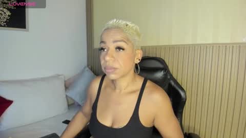 Snapshot of summer_night_ chatting on September 14, 2025, 1:10 pm Summer online show from September 14, 2025, 1:10 pm