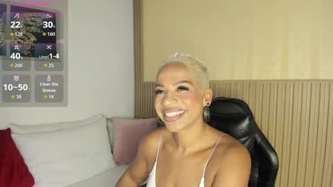 Snapshot of summer_night_ chatting on September 28, 2025, 1:16 pm Summer online show from September 28, 2025, 1:16 pm