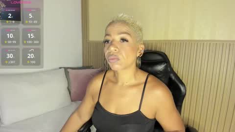 Snapshot of summer_night_ chatting on October 3, 2025, 11:51 am Summer online show from October 3, 2025, 11:51 am