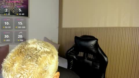 Snapshot of summer_night_ chatting on October 17, 2025, 11:46 am Summer online show from October 17, 2025, 11:46 am
