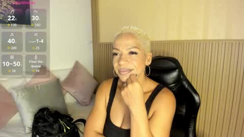 Snapshot of summer_night_ chatting on October 18, 2025, 12:39 pm Summer online show from October 18, 2025, 12:39 pm