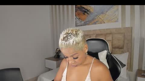 Summer online show from December 5, 2025, 11:30 am