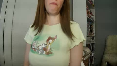 Snapshot of summerbluesky chatting on April 7, 2026, 2:50 pm summerbluesky online show from April 7, 2026, 2:50 pm