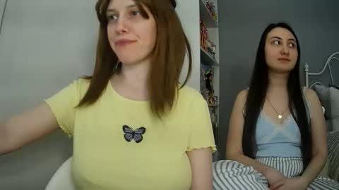 Snapshot of summerbluesky chatting on April 21, 2026, 2:34 pm summerbluesky online show from April 21, 2026, 2:34 pm