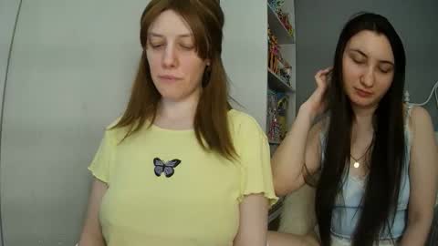 Snapshot of summerbluesky chatting on May 5, 2026, 4:04 pm summerbluesky online show from May 5, 2026, 4:04 pm