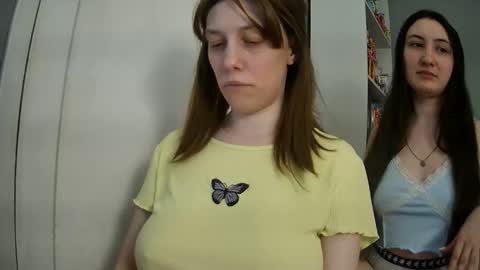 Snapshot of summerbluesky chatting on May 11, 2026, 4:37 pm summerbluesky online show from May 11, 2026, 4:37 pm