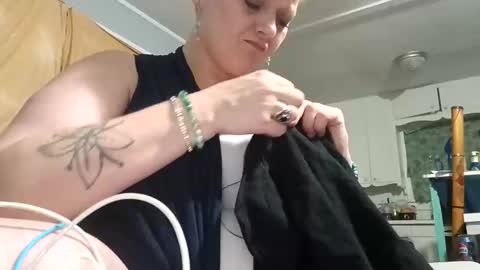 Snapshot of summerdivine69 chatting on October 12, 2025, 7:29 am Summer Divine online show from October 12, 2025, 7:29 am