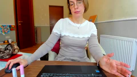 Snapshot of summerliza chatting on January 10, 2025, 11:22 am summerliza online show from January 10, 2025, 11:22 am