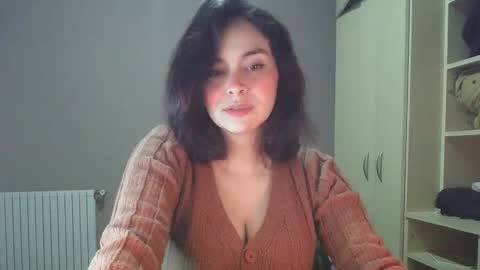 Summer online show from November 3, 2025, 6:42 pm