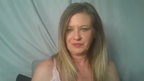 Snapshot of summerxoxo69 chatting on June 8, 2026, 5:13 pm Summerxoxo69 online show from June 8, 2026, 5:13 pm