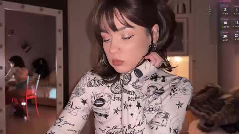 Miss Nelly online show from September 8, 2025, 9:58 pm