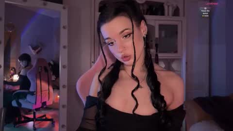 Miss Nelly online show from October 16, 2025, 6:42 pm