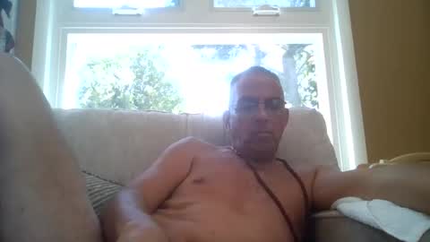 sundawg420 online show from August 4, 2026, 6:54 pm