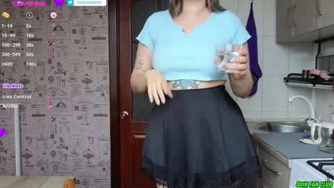 Tina. Im topless model  online show from December 11, 2024, 8:58 am