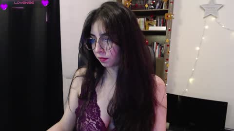 Snapshot of sunflower_uwu chatting on December 14, 2024, 12:22 am violetta online show from December 14, 2024, 12:22 am