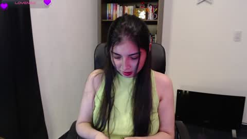 Snapshot of sunflower_uwu chatting on January 29, 2025, 11:14 pm violetta online show from January 29, 2025, 11:14 pm