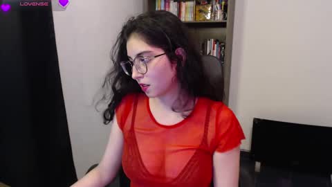 Snapshot of sunflower_uwu chatting on February 27, 2025, 12:32 am violetta online show from February 27, 2025, 12:32 am