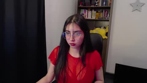 Snapshot of sunflower_uwu chatting on October 8, 2025, 2:25 pm violetta online show from October 8, 2025, 2:25 pm