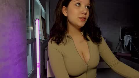 Amy online show from February 5, 2025, 1:22 pm