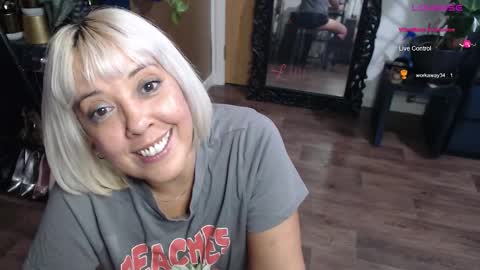 Sunni Knight online show from September 19, 2025, 12:12 am