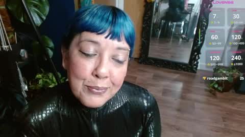 Snapshot of sunni_hottie chatting on May 7, 2026, 12:16 am Sunni Knight online show from May 7, 2026, 12:16 am