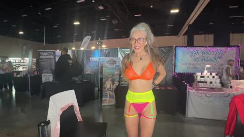 Hi Im Sunnie - Next show Friday August 1 online show from November 9, 2025, 8:18 pm