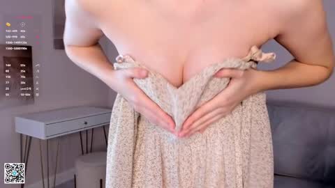 Lily online show from February 28, 2025, 2:20 pm