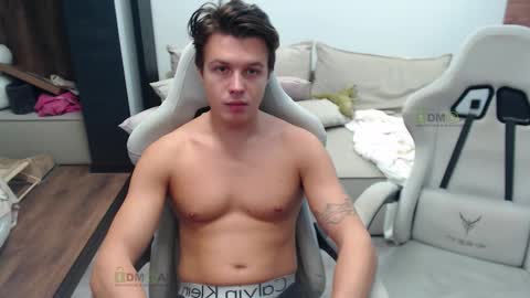 Alice and Sergey online show from October 22, 2025, 8:03 am