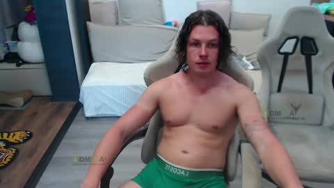 Alice and Sergey online show from June 5, 2026, 12:22 pm