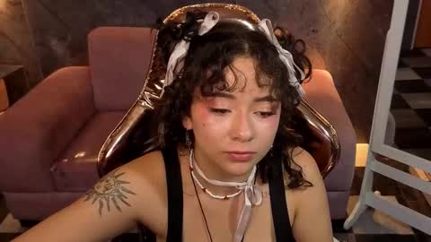 sunny2_b online show from November 7, 2025, 6:30 pm