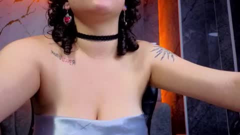 sunny2_b online show from November 18, 2025, 12:49 am