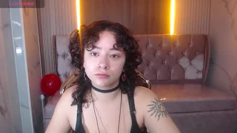 sunny2_b online show from November 19, 2025, 11:43 am