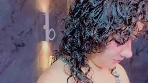 sunny2_b online show from November 26, 2025, 1:23 pm