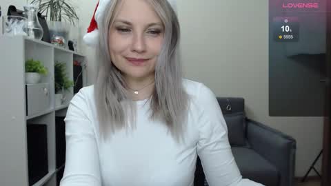 Naomi online show from December 25, 2024, 1:31 am