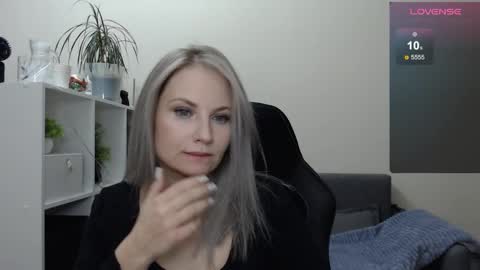 Naomi online show from January 20, 2025, 9:43 pm