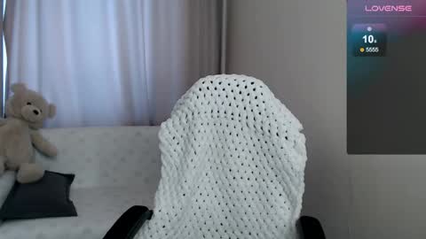 Snapshot of sunny_bunny6 chatting on May 21, 2026, 5:58 am Naomi online show from May 21, 2026, 5:58 am