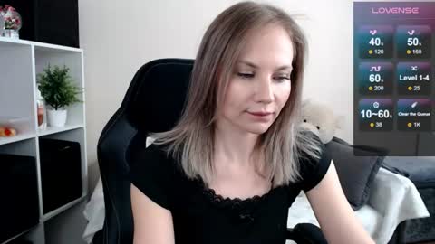 Snapshot of sunny_bunny6 chatting on June 27, 2026, 7:35 am Naomi online show from June 27, 2026, 7:35 am