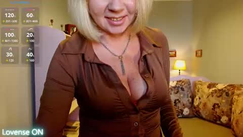 Snapshot of sunny_katty chatting on July 12, 2026, 11:34 am Sunny Katty online show from July 12, 2026, 11:34 am