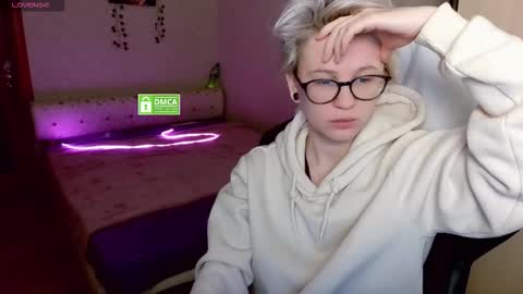 sunny mood online show from October 28, 2025, 3:54 am