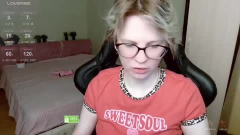 Snapshot of sunny_mood chatting on April 28, 2026, 4:39 am sunny mood online show from April 28, 2026, 4:39 am