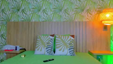 Snapshot of sunny_river chatting on January 12, 2026, 11:48 am Sunny River online show from January 12, 2026, 11:48 am