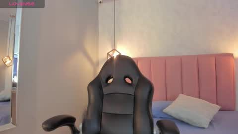  S U N N Y online show from November 1, 2025, 12:29 pm