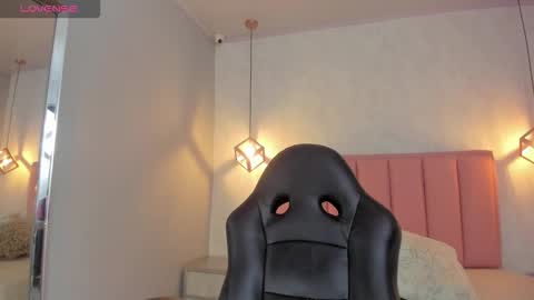  S U N N Y online show from February 11, 2026, 11:37 am