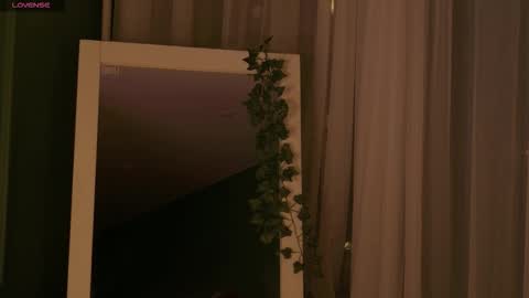 Snapshot of sunnyrisha chatting on November 23, 2025, 5:07 am Risha online show from November 23, 2025, 5:07 am