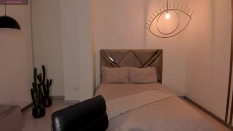 Snapshot of sunnyrivers_ chatting on June 3, 2026, 5:51 pm Sunny Rivers online show from June 3, 2026, 5:51 pm