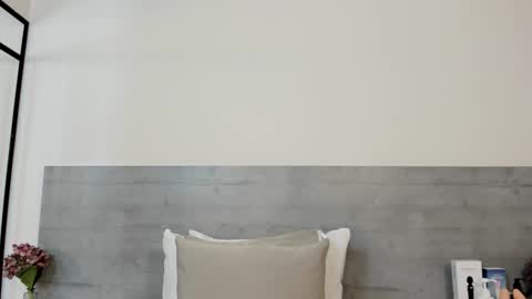 sunnywhitee online show from February 6, 2026, 7:39 pm