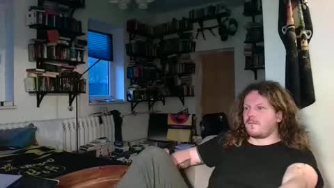 Snapshot of sunr1sa chatting on January 6, 2026, 7:01 am sunr1sa online show from January 6, 2026, 7:01 am